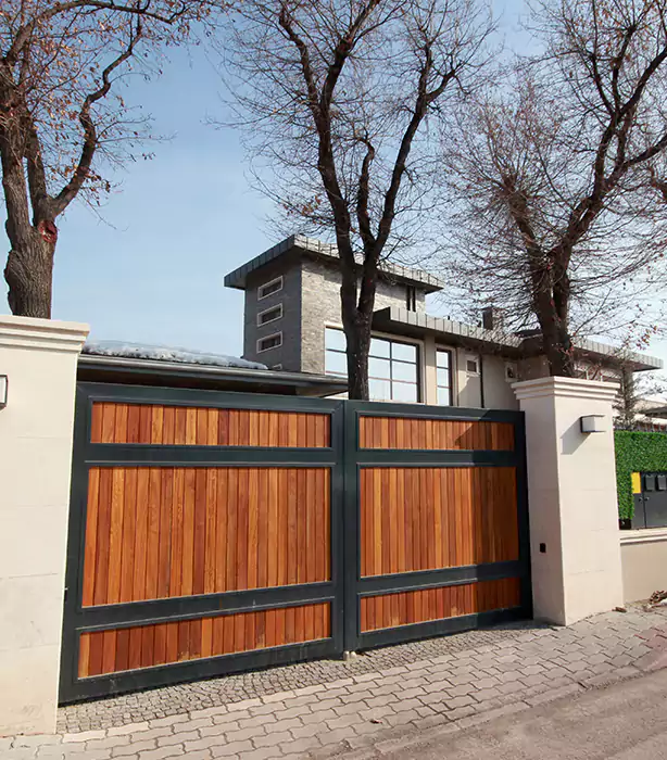 Wooden Gate Repair in Dania Beach, FL